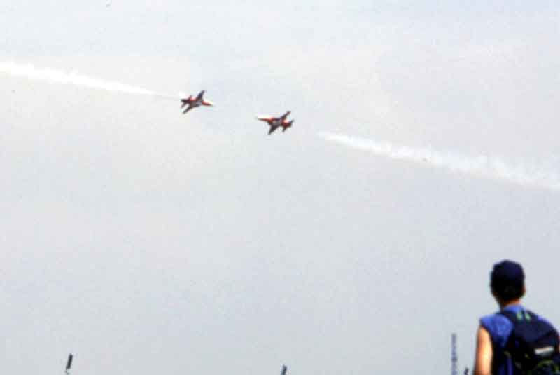 The Red Arrows 'syncro pair'.