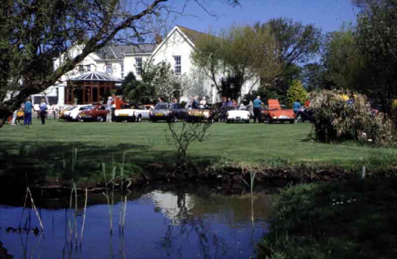 Concours in hotel grounds